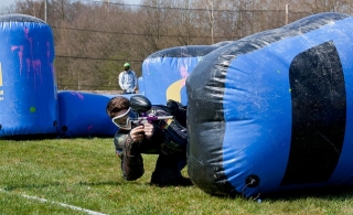  Playing paintball in La Rioja 